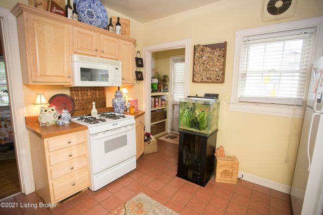 9 Rebel Rd, Louisville, KY 40206