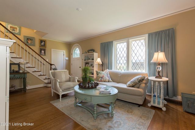 9 Rebel Rd, Louisville, KY 40206