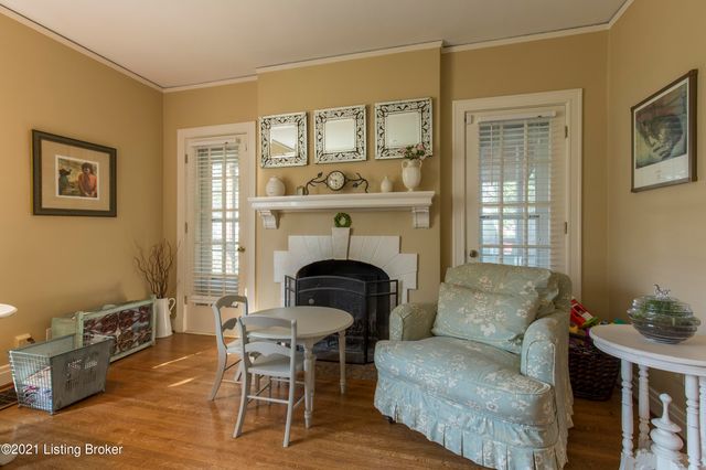 9 Rebel Rd, Louisville, KY 40206