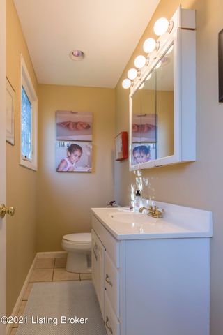 9 Rebel Rd, Louisville, KY 40206