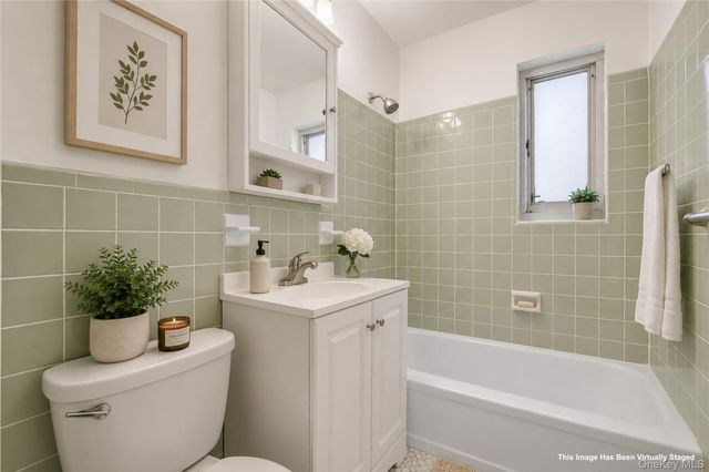 224-01 Hillside Avenue Upper, Queens Village, NY 11427