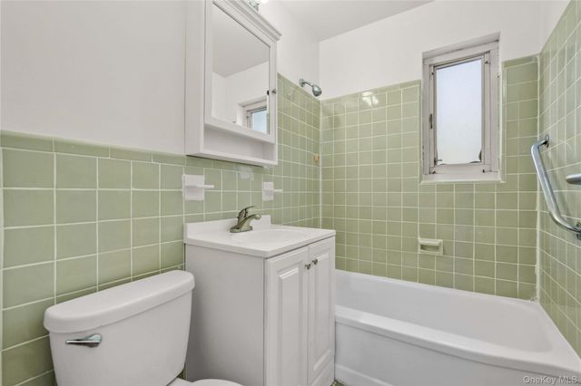 224-01 Hillside Avenue Upper, Queens Village, NY 11427