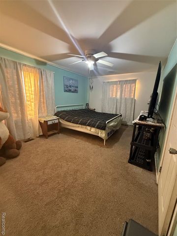 764 White Avenue, Lincoln Park, MI 48146