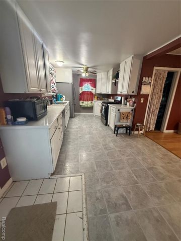 764 White Avenue, Lincoln Park, MI 48146