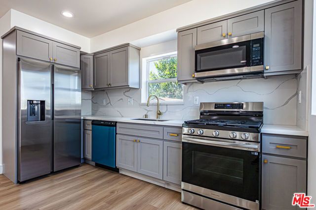 2055 S Garth Avenue, Los Angeles, CA 90034