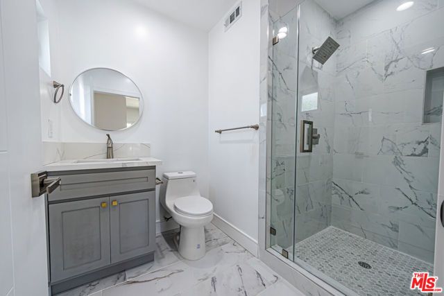 2055 S Garth Avenue, Los Angeles, CA 90034