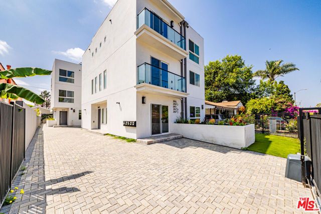 2055 S Garth Avenue, Los Angeles, CA 90034