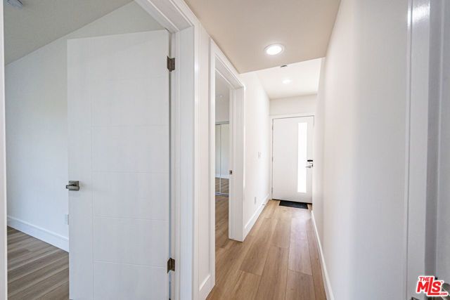 2055 S Garth Avenue, Los Angeles, CA 90034