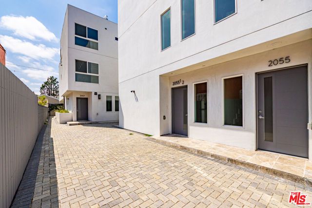 2055 S Garth Avenue, Los Angeles, CA 90034