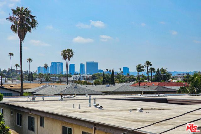 2055 S Garth Avenue, Los Angeles, CA 90034