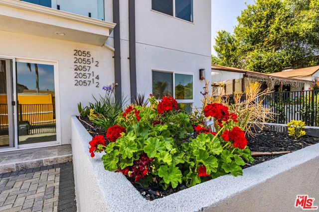 2055 S Garth Avenue, Los Angeles, CA 90034