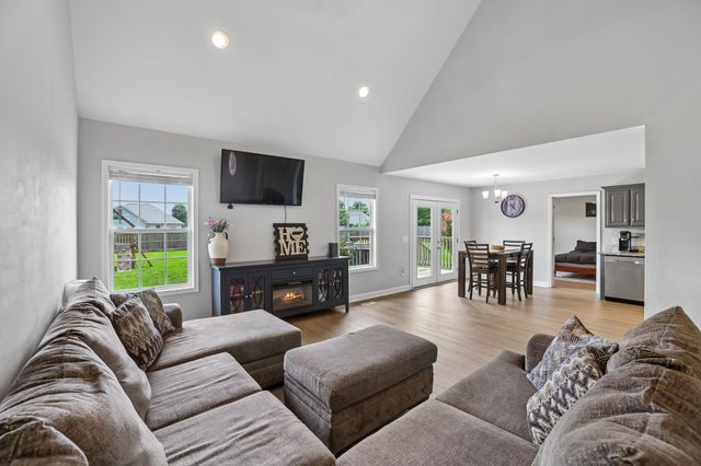 1991 Young Ln, Chapel Hill, TN 37034