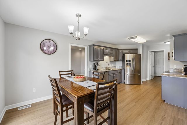 1991 Young Ln, Chapel Hill, TN 37034