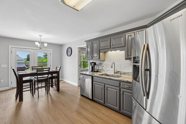 1991 Young Ln, Chapel Hill, TN 37034