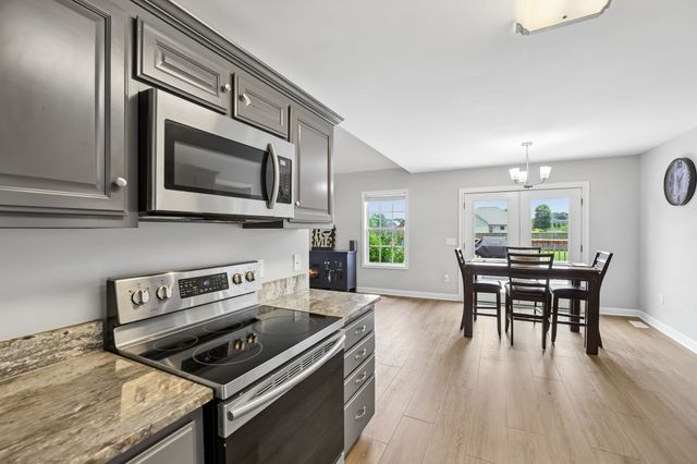 1991 Young Ln, Chapel Hill, TN 37034