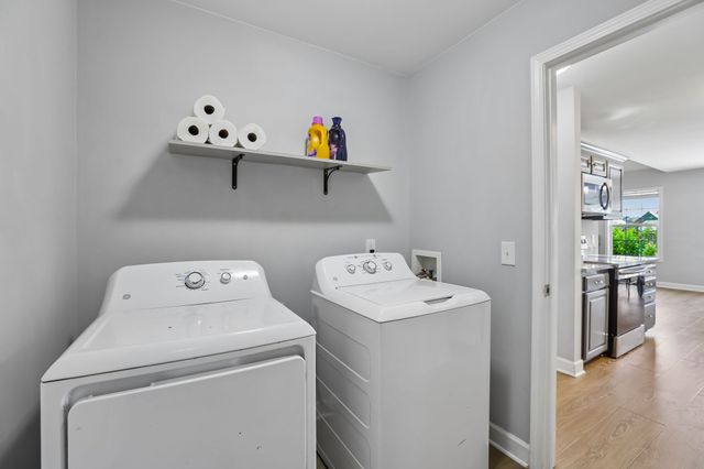 1991 Young Ln, Chapel Hill, TN 37034