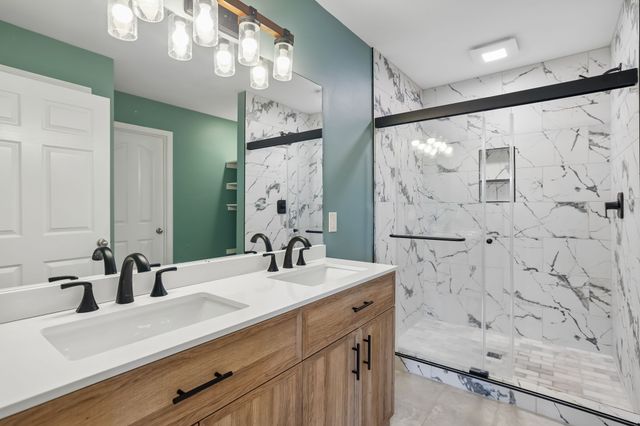 1991 Young Ln, Chapel Hill, TN 37034