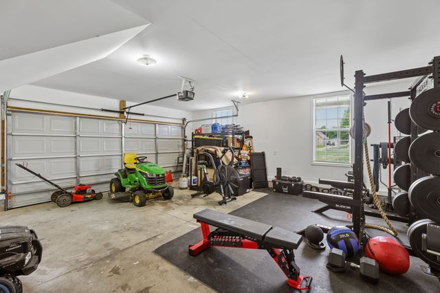 1991 Young Ln, Chapel Hill, TN 37034