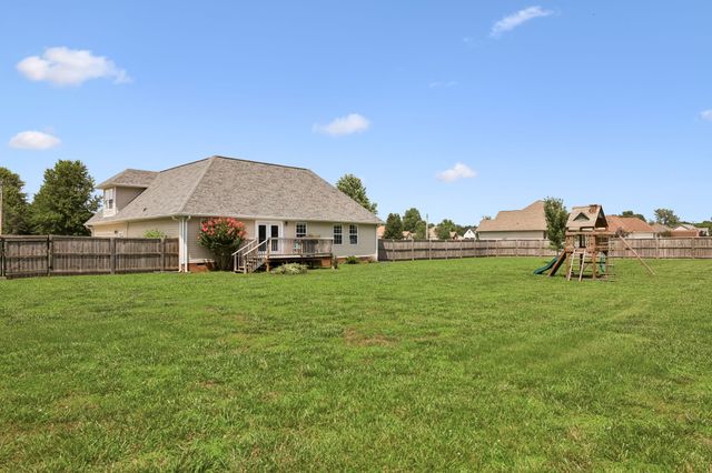 1991 Young Ln, Chapel Hill, TN 37034