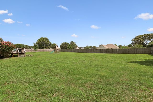 1991 Young Ln, Chapel Hill, TN 37034