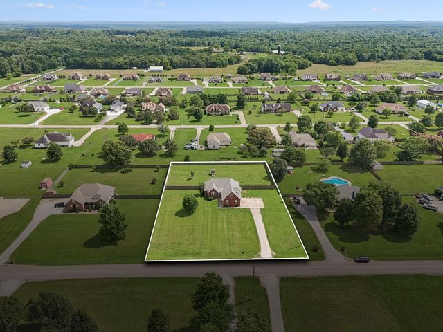 1991 Young Ln, Chapel Hill, TN 37034
