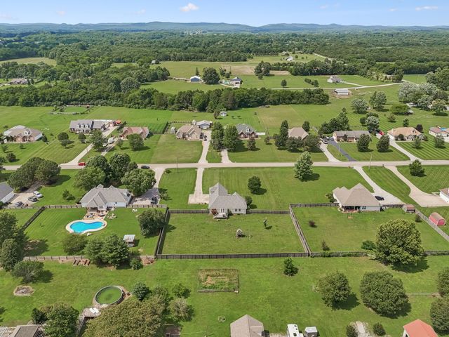 1991 Young Ln, Chapel Hill, TN 37034