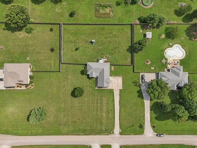 1991 Young Ln, Chapel Hill, TN 37034
