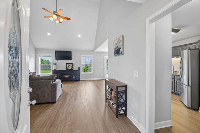 1991 Young Ln, Chapel Hill, TN 37034