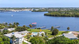 779 SW 31st St, Palm City, FL 34990