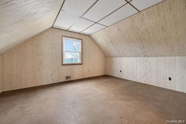 400 Foch Boulevard, Mineola, NY 11501