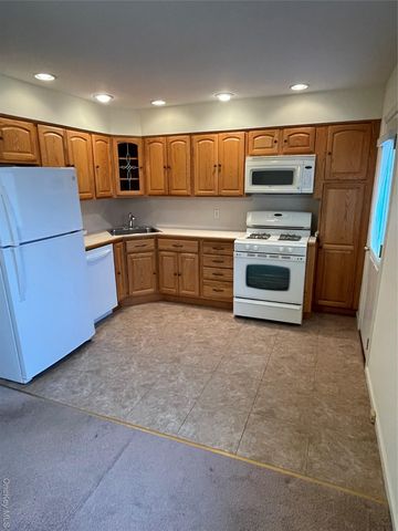 400 Foch Boulevard, Mineola, NY 11501