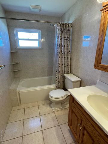 400 Foch Boulevard, Mineola, NY 11501