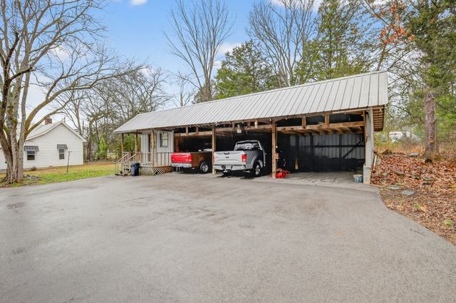 5815 Bradyville Rd, Bradyville, TN 37026