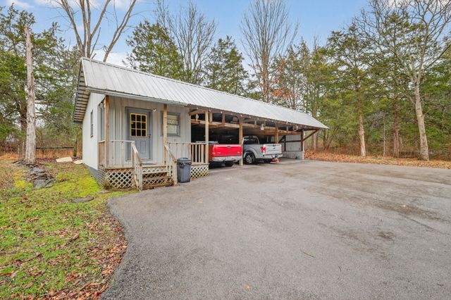 5815 Bradyville Rd, Bradyville, TN 37026