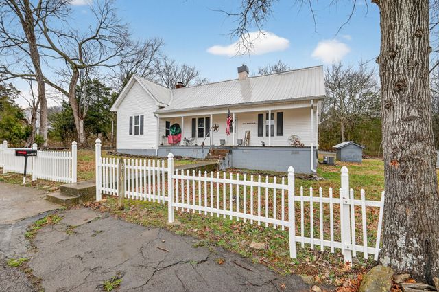 5815 Bradyville Rd, Bradyville, TN 37026