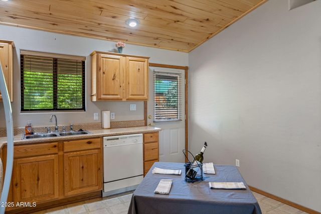 2353 S Buffalo Loop, Overgaard, AZ 85933