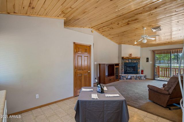 2353 S Buffalo Loop, Overgaard, AZ 85933