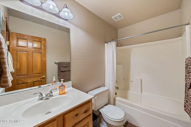 2353 S Buffalo Loop, Overgaard, AZ 85933