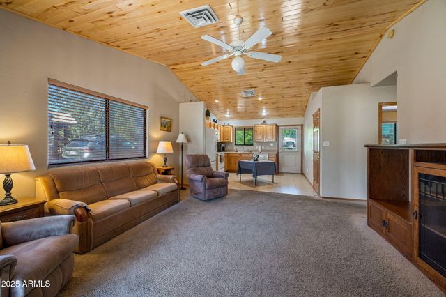 2353 S Buffalo Loop, Overgaard, AZ 85933