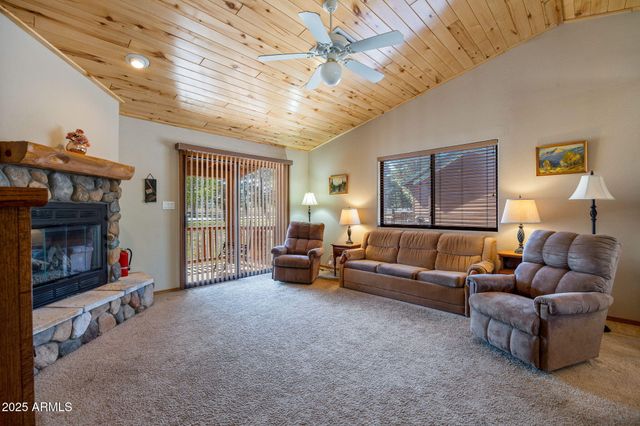 2353 S Buffalo Loop, Overgaard, AZ 85933