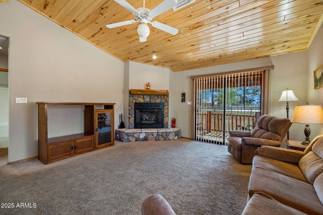 2353 S Buffalo Loop, Overgaard, AZ 85933