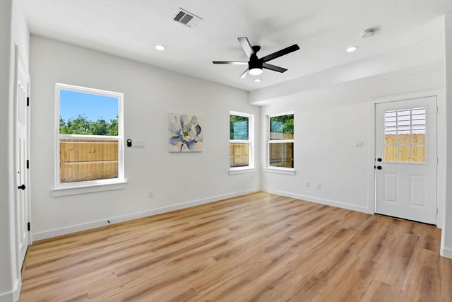 6113 Haight Street, Houston, TX 77028