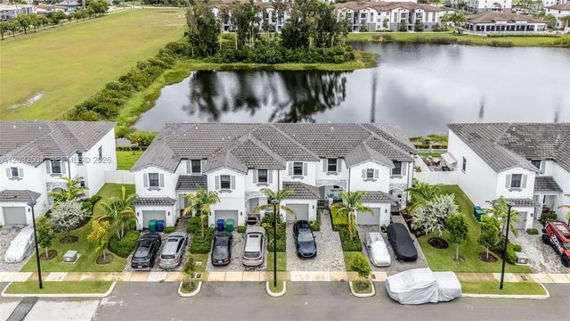 561 NW 204th St, Miami Gardens, FL 33169