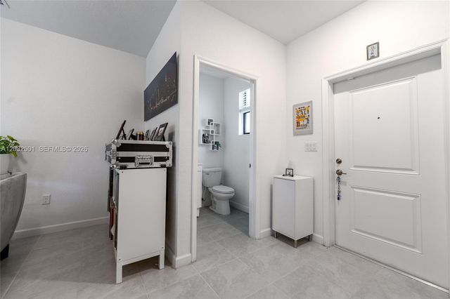 561 NW 204th St, Miami Gardens, FL 33169