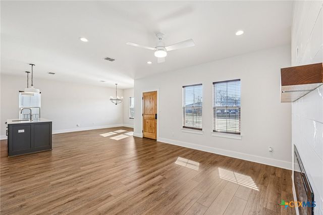 418 Stagecoach Trail, San Marcos, TX 78666