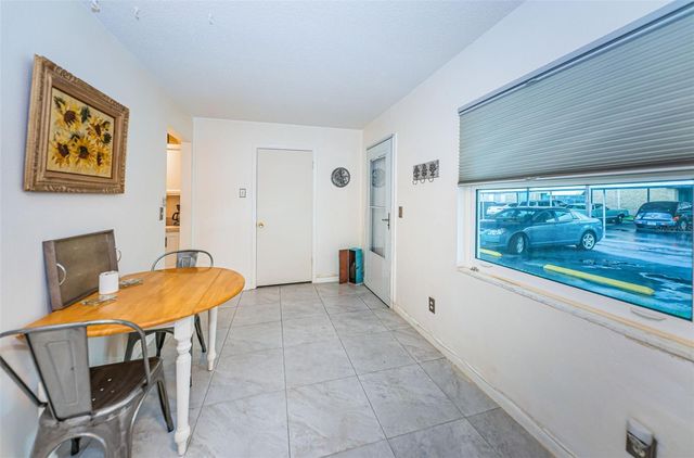 5267 81ST STREET N 8, St Petersburg, FL 33709