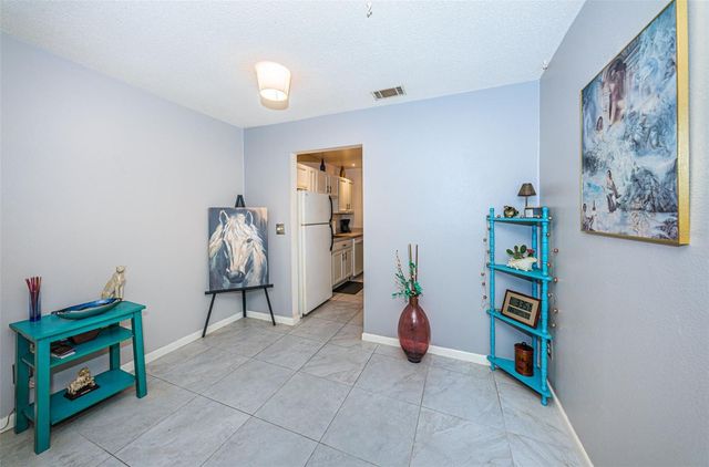 5267 81ST STREET N 8, St Petersburg, FL 33709