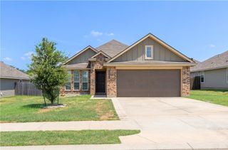2703 Montana Avenue, Bryan, TX 77803