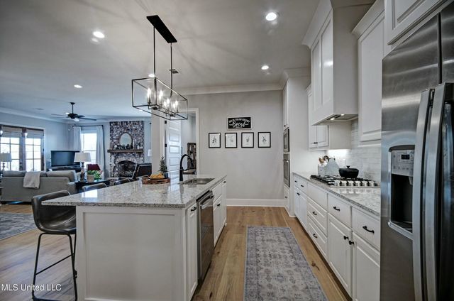 140 Freedom Ring Drive, Brandon, MS 39047