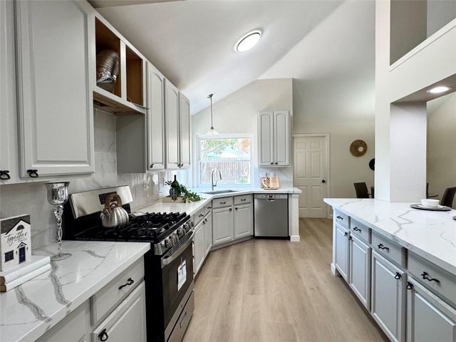 2123 Streamhurst Lane, Sugar Land, TX 77479